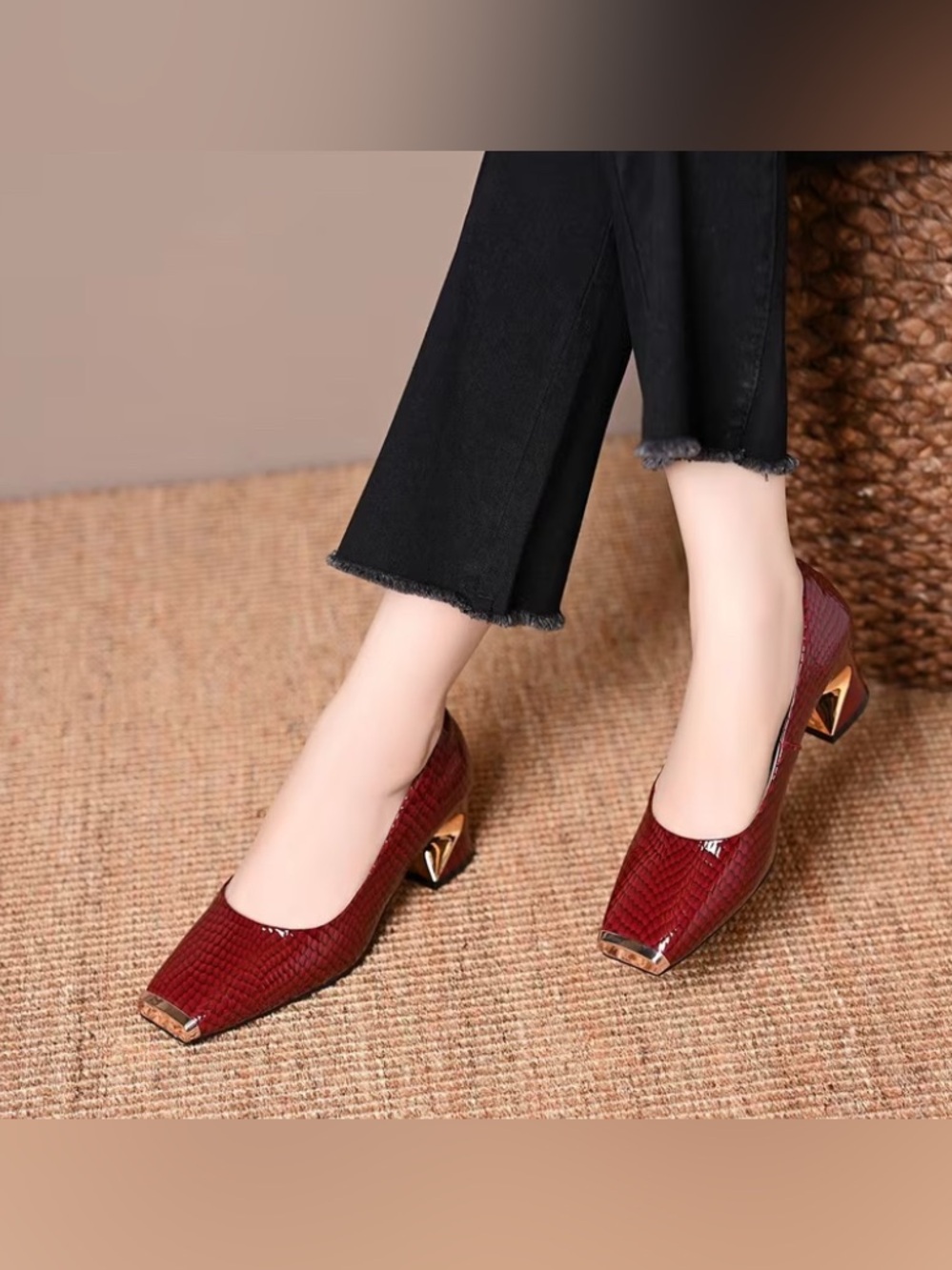 Women’s Burgundy Croc-Embossed Block Heel Pumps Size 8